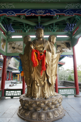 とまとじゅーす的中国旅行記＠蘭州観光、五泉山公園にあるマニ寺の境内にある仏像