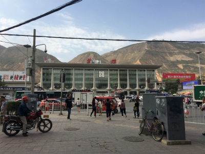 中国旅行記＠蘭州駅前に到着。まだまだ観光したりないので、マジで名残惜しかった
