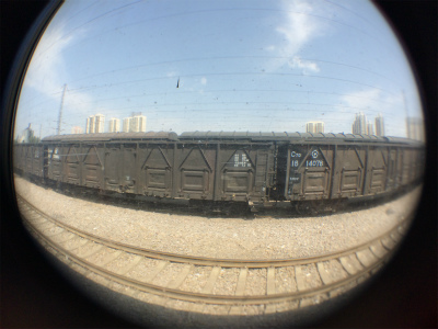 中国旅行記＠蘭州～上海間を列車旅行。貨物列車と青空を車窓から眺める