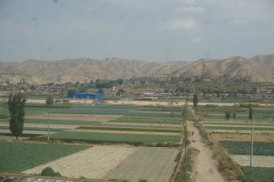 中国旅行記＠蘭州～上海列車の旅。田園風景を車窓越しに眺める