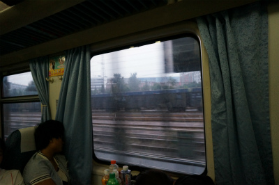 中国旅行記＠蘭州～上海列車の旅。寝転んでたので快適に目覚めて、席無し乗り鉄旅行第2日目の朝を迎えた