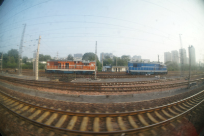 中国旅行記＠蘭州～上海列車の旅。車窓風景。列車の牽引車両