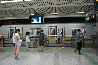 中国旅行記＠夜の上海駅からほぼ毎日乗っていた地下鉄4号線で浦東大道駅へ向かう