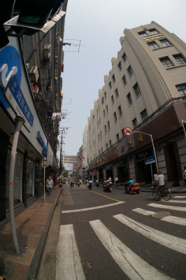 中国旅行記＠上海の南京東路の風景をNEX-5Tと魚眼レンズで撮影した写真