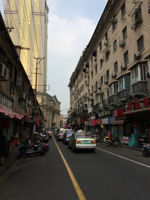 中国旅行記＠上海観光、人民広場、福州路付近の路地の風景