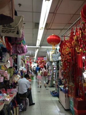 中国旅行記＠上海観光、豫園駅周辺、福佑門デパートの内部