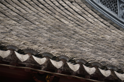 中国旅行記＠上海の観光名所、豫園傍にある上海城隍廟の屋根瓦