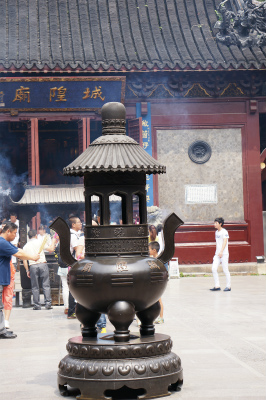 中国旅行記＠上海の観光名所、豫園傍にある上海城隍廟