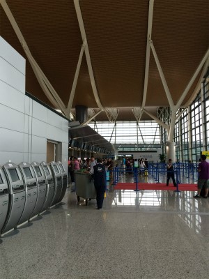 とまとじゅーす的中国旅行記＠さよなら上海＆中国！上海浦東国際空港のロビーの様子