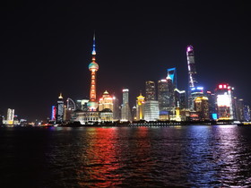 中国旅行記2017年＠旅の始まりと終わりの場所、上海の外灘へ夜景を見に行く。当方明珠電視塔
