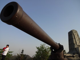 中国旅行記2017年＠大連・旅順観光、東鶏冠山の望台砲台（望台炮台）にあるカノン砲
