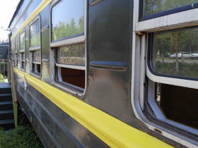 大連観光＠生活日記、職場付近の廃棄された列車