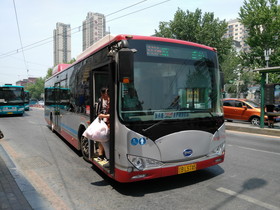 中国旅行記＠大連観光、705路の電動バス