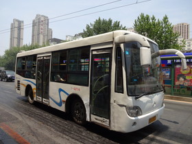 中国旅行記＠大連観光、兴工街（興工街）でバス車両を撮影