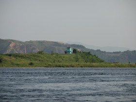 丹東観光＠丹東、鴨緑江対岸の北朝鮮を眺める