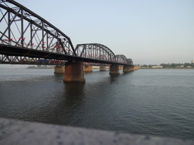 丹東観光＠丹東、鴨緑江の断橋と中朝友誼橋