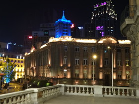 中国旅行記＠大連観光、夜の中山広場、旧大和ホテルから旧大連市役所を眺める