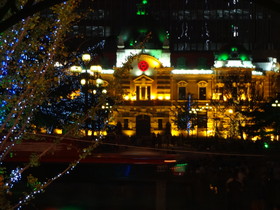 中国旅行記＠大連観光、夜の中山広場、旧大和ホテルから旧横浜正金銀行を眺める