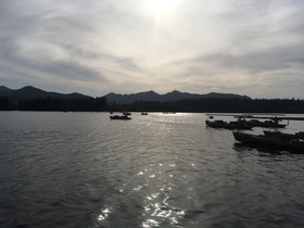 杭州観光＠西湖の蘇堤を散歩、西湖十景の一つ、蘇堤春暁