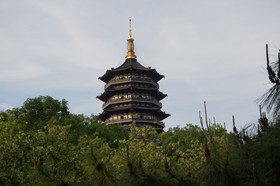 杭州観光＠西湖の蘇堤を散歩、雷峰塔