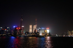上海観光＠夜の外灘で東方明珠電視塔をタイムラプス撮影