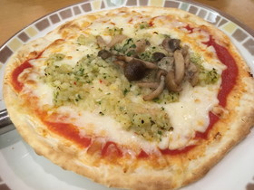 中国旅行記＠サイゼリヤで食したモッツァレラチーズ2倍のピザ
